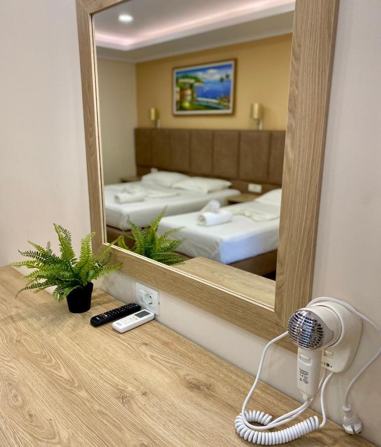 Karos Hotel Llaman Himare Ngoại thất bức ảnh