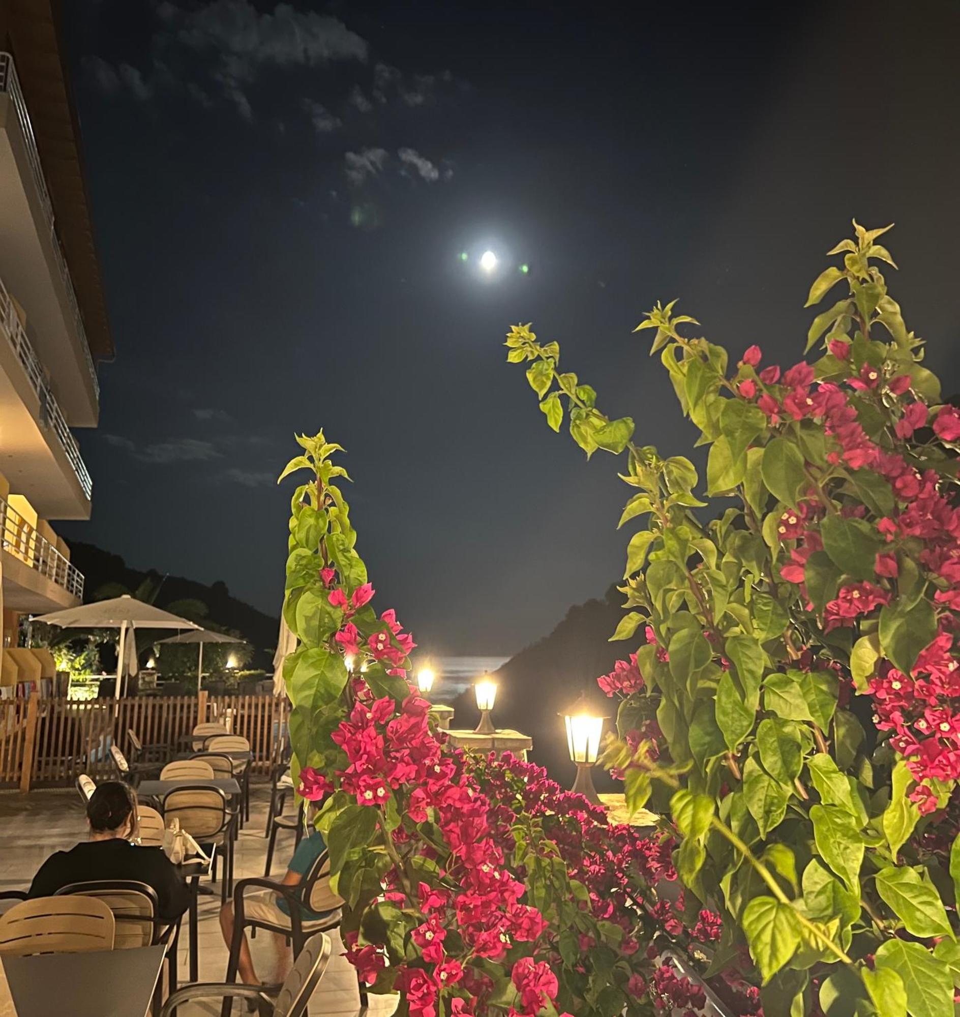 Karos Hotel Llaman Himare Ngoại thất bức ảnh