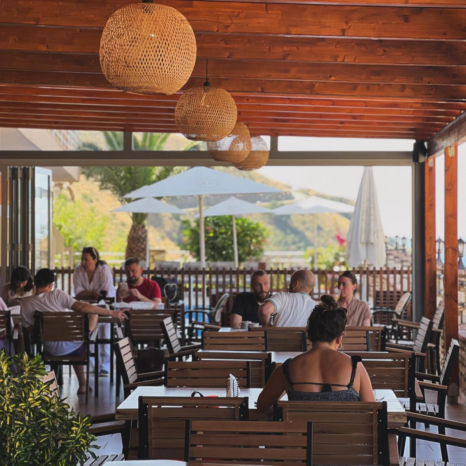 Karos Hotel Llaman Himare Ngoại thất bức ảnh
