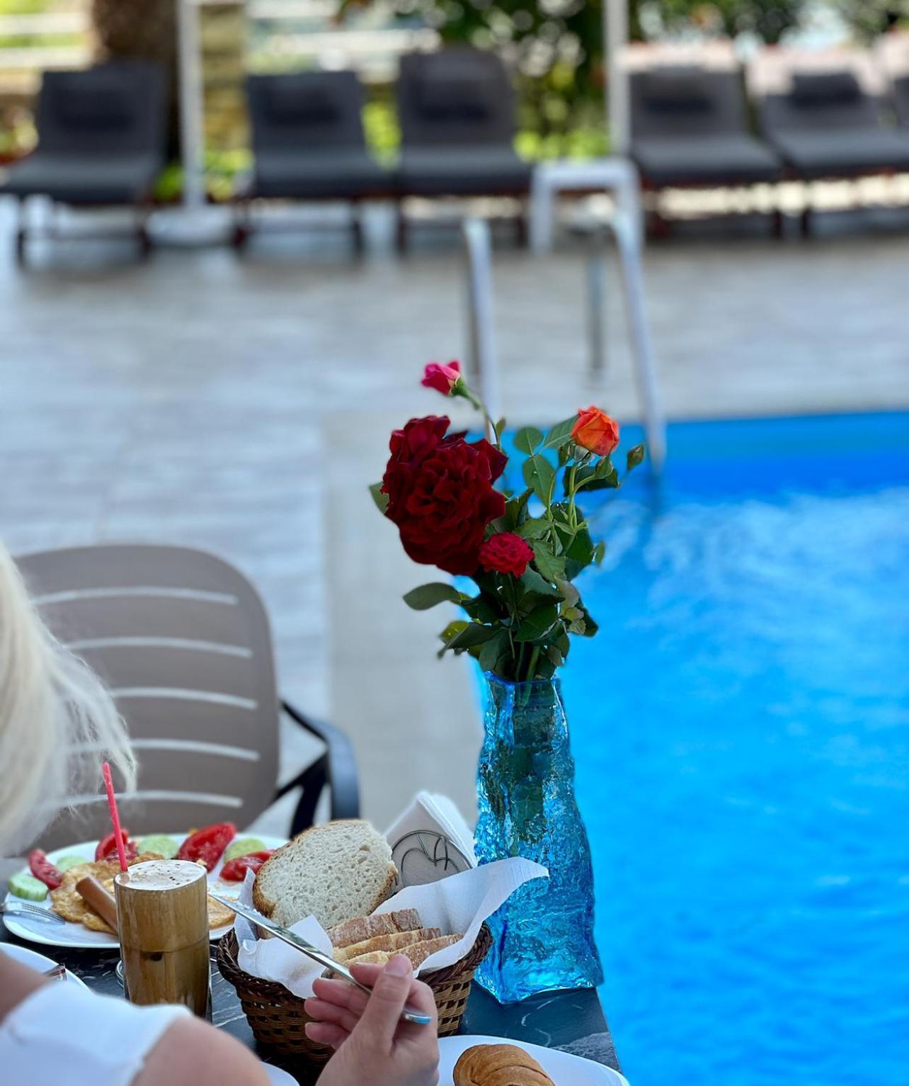 Karos Hotel Llaman Himare Ngoại thất bức ảnh