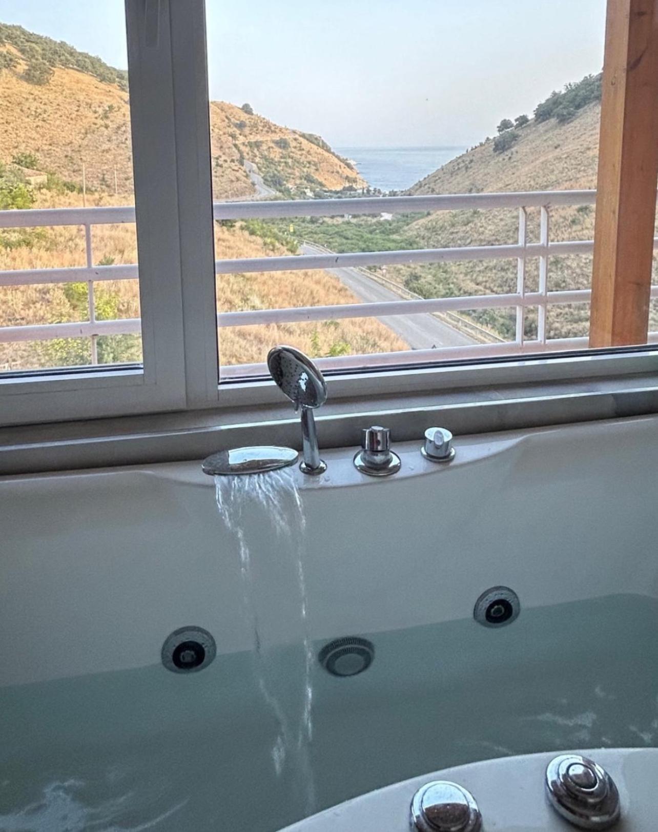 Karos Hotel Llaman Himare Ngoại thất bức ảnh