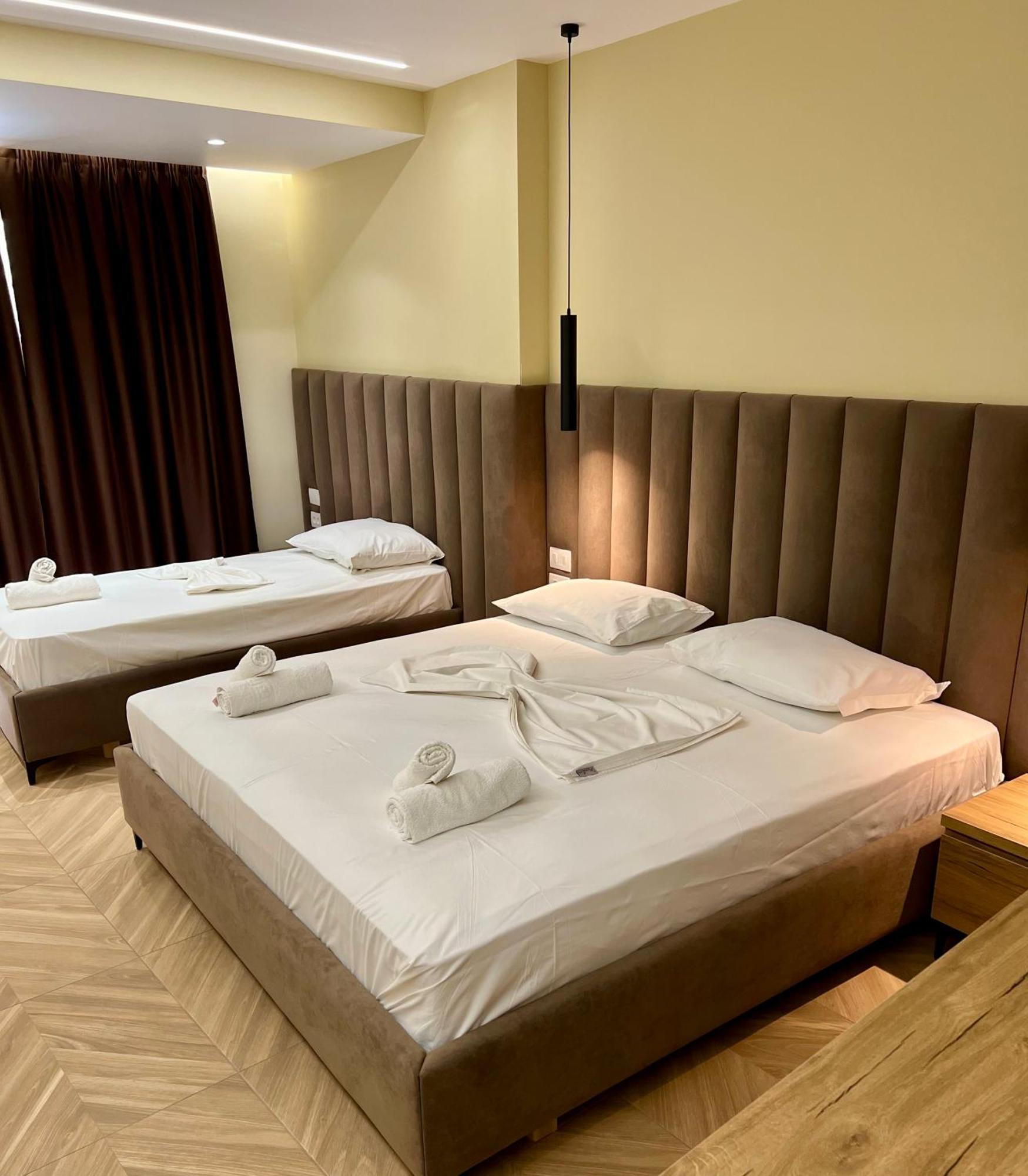 Karos Hotel Llaman Himare Ngoại thất bức ảnh